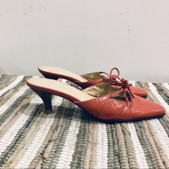 Aerosoles coral pink leather mules with front bow ornament. Size 6. EUC - Picture 6 of 12